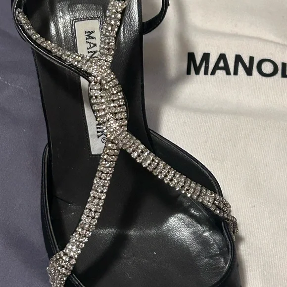 Manolo Blahnik Italian Craftsmanship - Picture 5 of 10